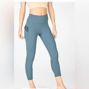 NWT Fabletics High-Waisted Leggings with Pocket - Small